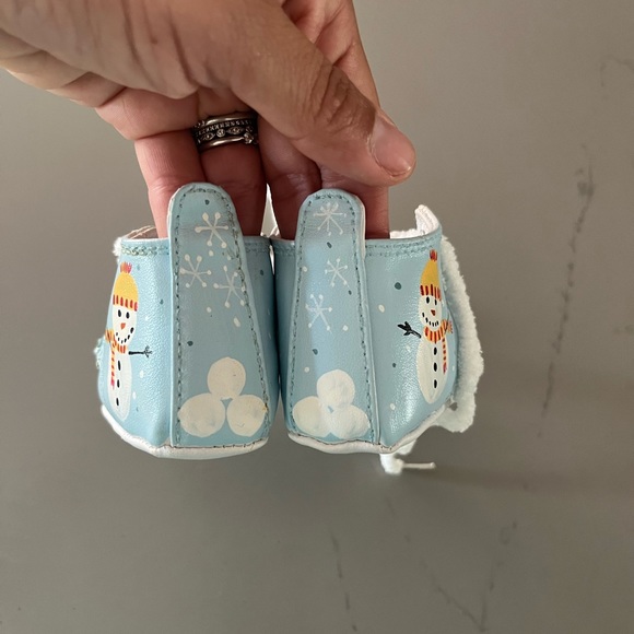 Little Tootsies Hand Painted Winter Shoes - Picture 6 of 7